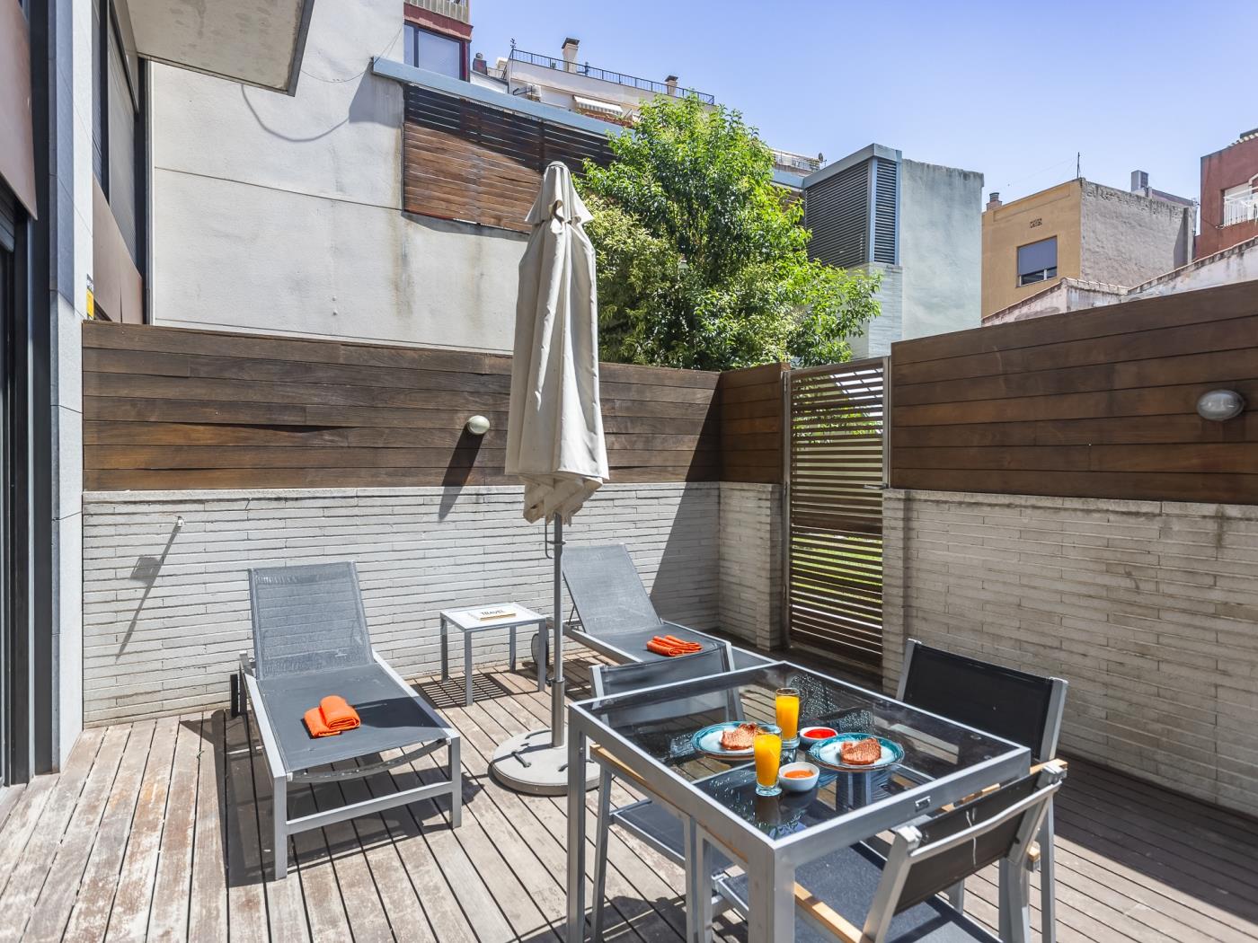 My Space Barcelona Apartment with Terrace and Pool near Park Güell for 8 - My Space Barcelona Apartments